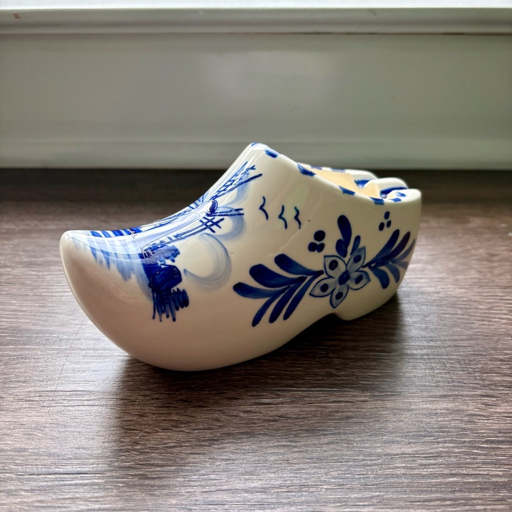 Elesva Holland—Delft Blue Ceramic Shoe Clog (Trinket Dish, Ashtray, Planter)